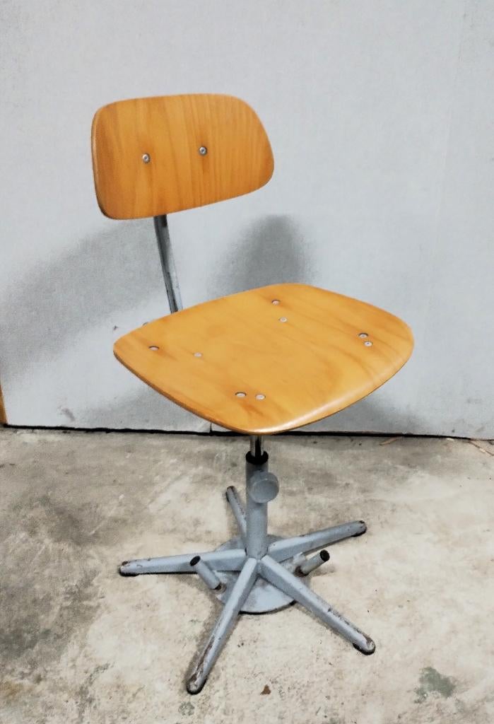 stoel  kruk viertonner DAF YA-4442  Ahrend Kramer, Ophalen of Verzenden, Landmacht, Nederland