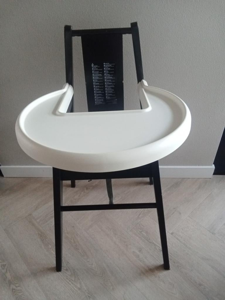 Zwarte houten kinderstoel IKEA, Kinderen en Baby's, Kinderstoelen, Ophalen of Verzenden