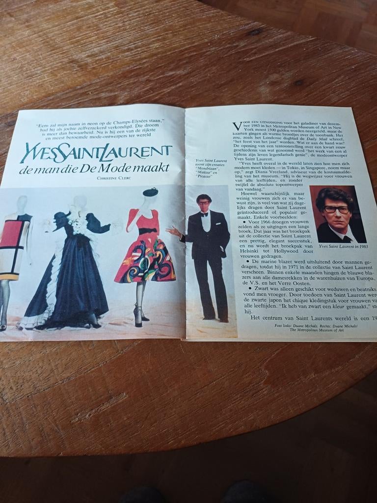 Artikel over Yves Saint Laurent mode 1985, Ophalen of Verzenden, 1980 tot heden, Tijdschrift