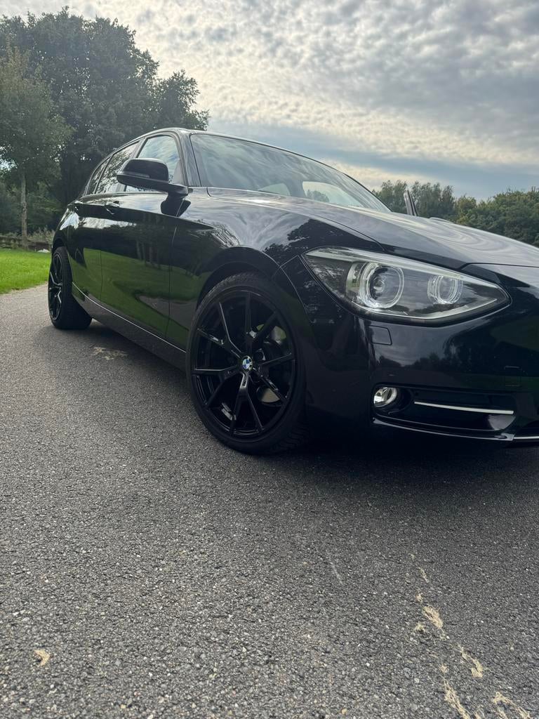 BMW 1-Serie 116I 100KW 5DR 2012 Zwart, 1-Serie, 4 cilinders, Zwart, 1598 cc