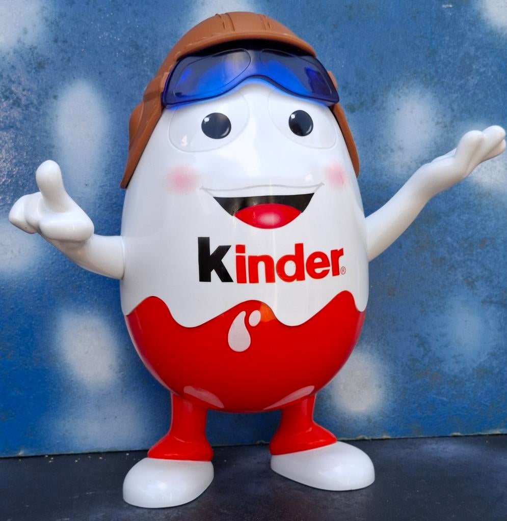 Kinderverrasing.  Figurine. Ei. Kunststof.  24 cm., Ophalen, Zo goed als nieuw, Overige typen