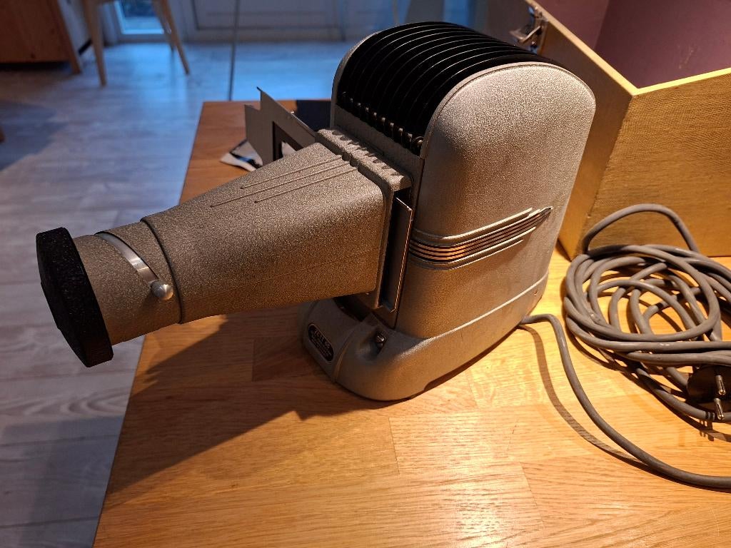 Oude Diaprojector nostalgisch voor liefhebber, Ophalen, Gebruikt