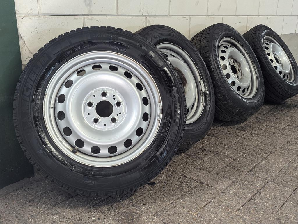 4X W447 Mercedes Vito NIEUWE WINTERBANDEN + VELGEN 205/65R16, Auto-onderdelen, Banden en Velgen, Bestelwagen, 16 inch, Banden en Velgen