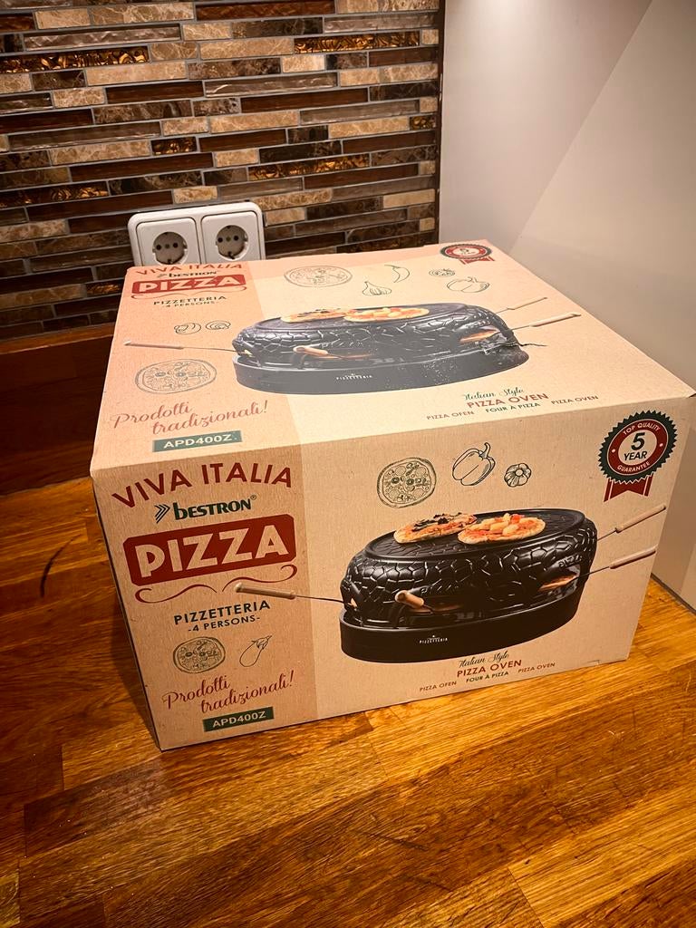 Pizza maker nieuw in doos, Ophalen of Verzenden, Nieuw, 4 t/m 7 personen