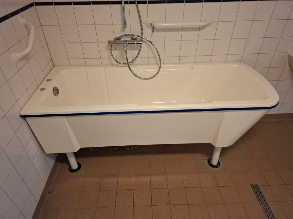 Bad / Gehandicapten bad, Ophalen, Gebruikt, Overige typen, 50 tot 100 cm