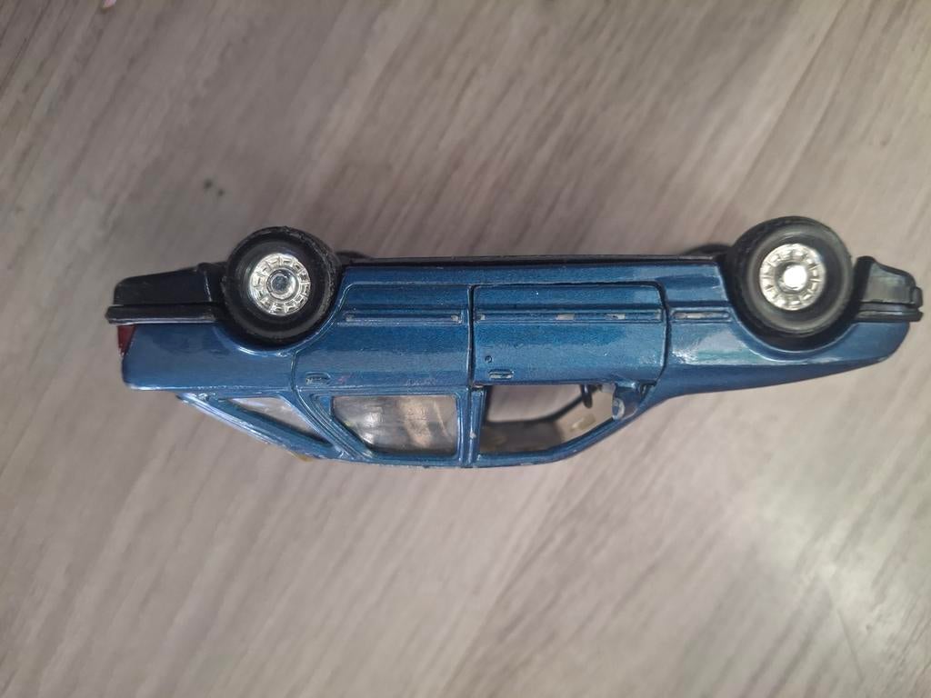 Corgi Ford Sierra 2.3 Ghia Modelauto, Hobby en Vrije tijd, Modelauto's | 1:18, Ophalen of Verzenden, Gebruikt, Auto