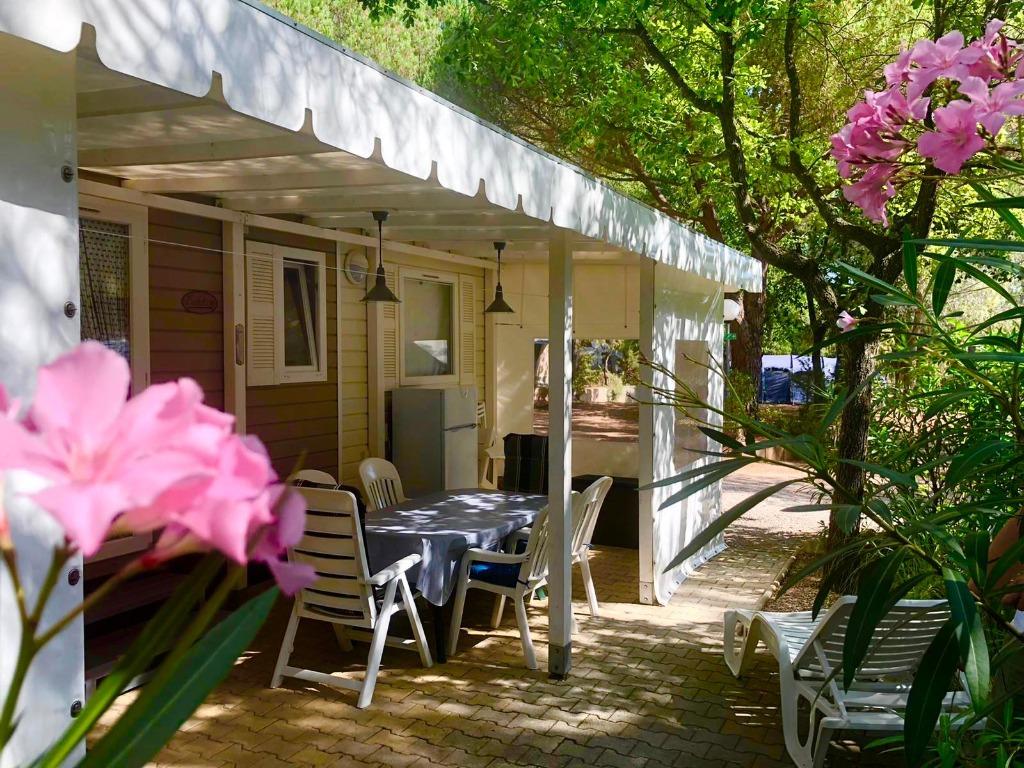 Luxe 6 pers. chalet Côte d'Azur, 4 sterrencamping Leï Suves, Vakantie, Vakantiehuizen | Frankrijk, Aan zee, Provence en Côte d'Azur