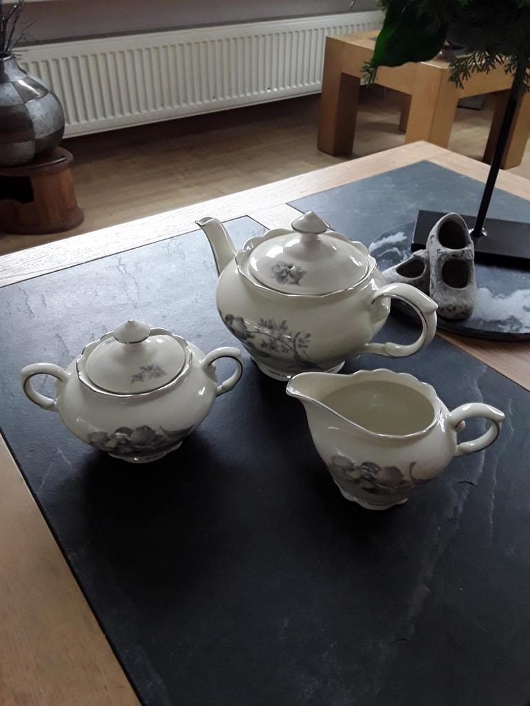 Oud theeservies, Ophalen of Verzenden