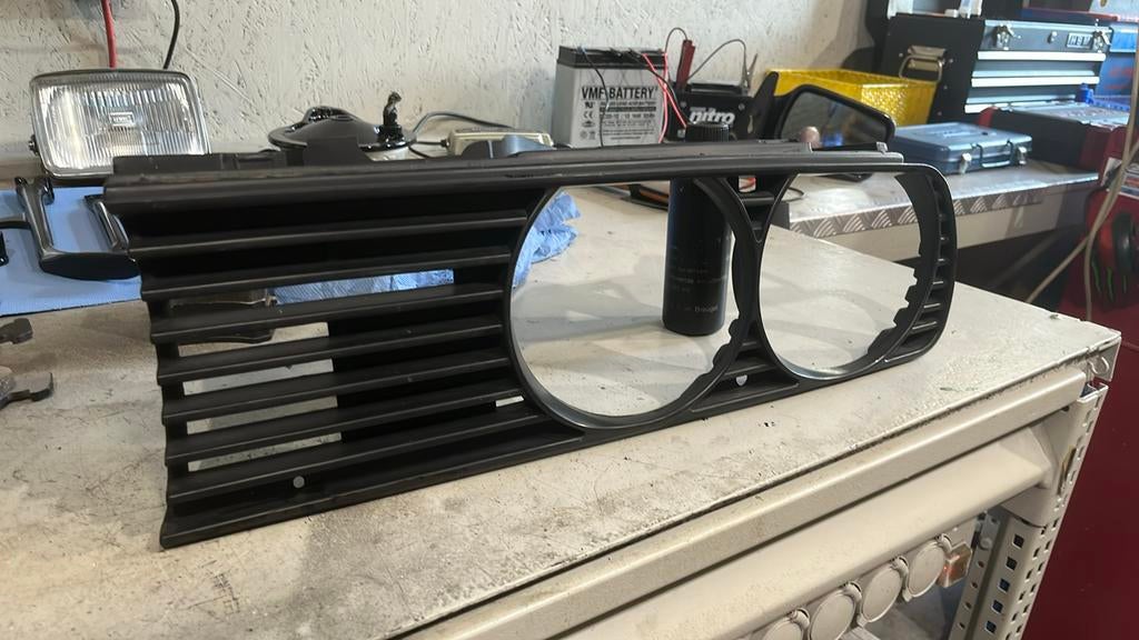Grille deel bmw E30 links, Gebruikt, Verzenden, Links, Bumper