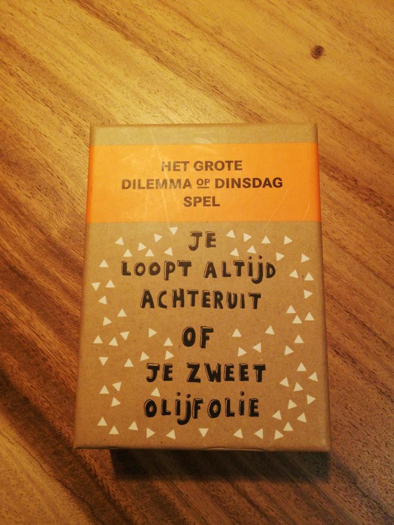 Dilemma op Dinsdag - Het grote dilemma op dinsdag spel, Dilemma op Dinsdag, Ophalen of Verzenden, Zo goed als nieuw, Overige onderwerpen