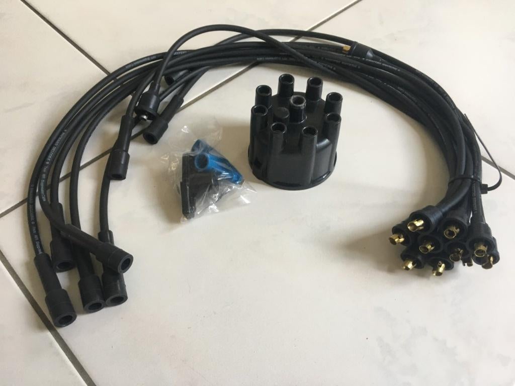 Te koop verdeelkap + 2x rotor + bougiekabels Dodge w200 d200, Ophalen of Verzenden