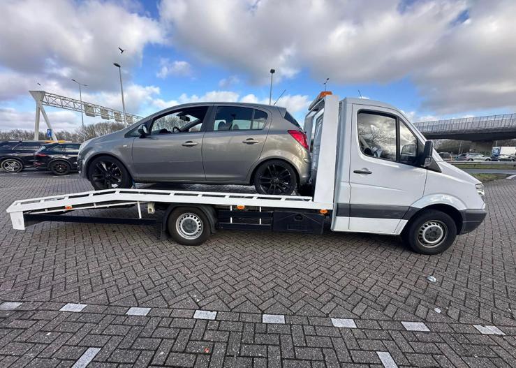 Autotransport Autoambulance sleepdienst sleepwagen pechhulp, Diensten en Vakmensen, Koeriers, Chauffeurs en Taxi's, Koeriersdiensten
