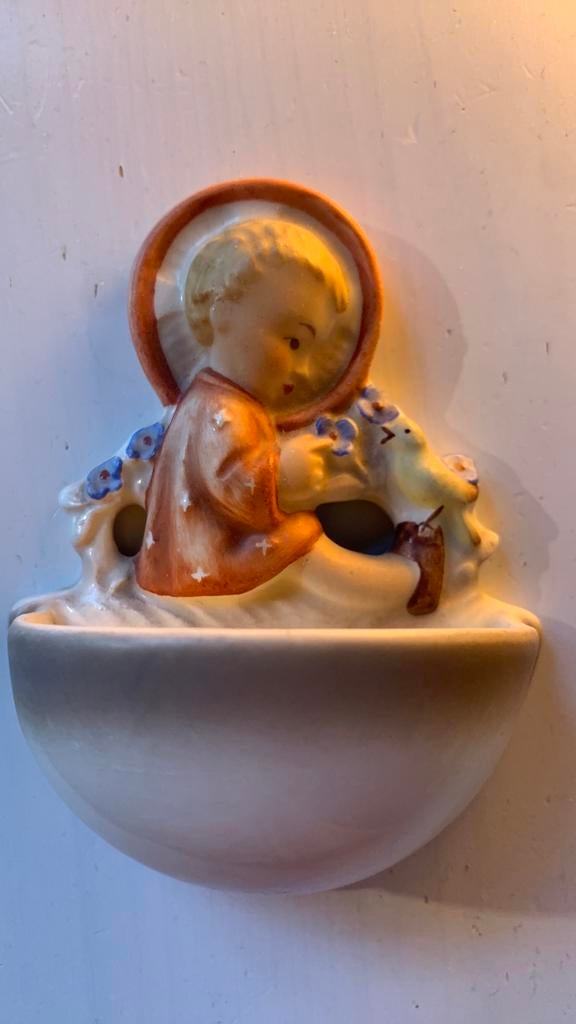 Hummel 22/0 wijwaterbakje, Verzamelen, Ophalen of Verzenden, Zo goed als nieuw, Kaart of Prent