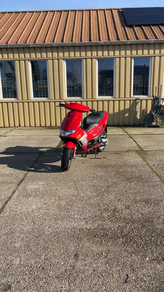 Gilera runner 50cc darkdream sd, Fietsen en Brommers, Scooters | Piaggio, Zo goed als nieuw, Overige modellen, Maximaal 45 km/u