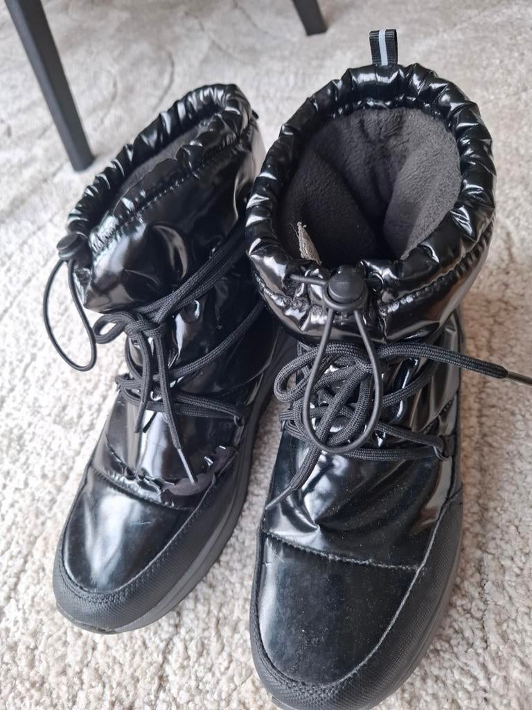 Snowboots maat 40 - Waterdicht, Ophalen of Verzenden, Gedragen, Zwart, Snowboots
