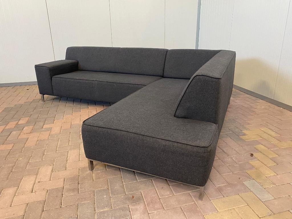 Montel donkergrijze loungebank | Gratis levering, 250 tot 300 cm, Hoekbank, Ophalen of Verzenden, Zo goed als nieuw