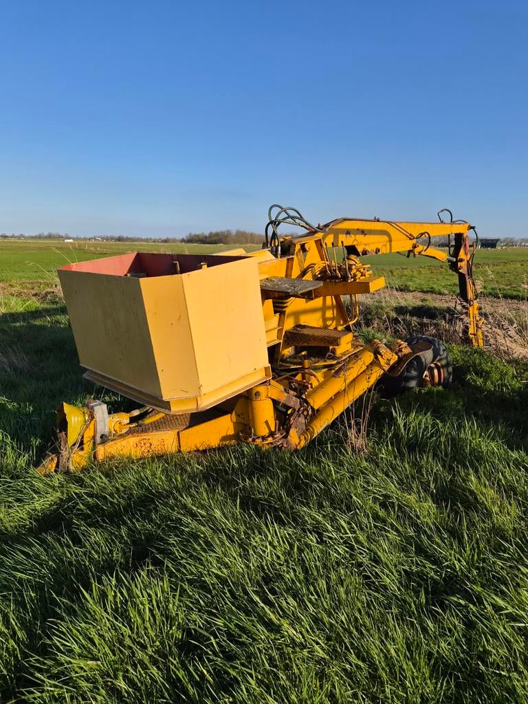 Getrokken graafmachiene, Ophalen