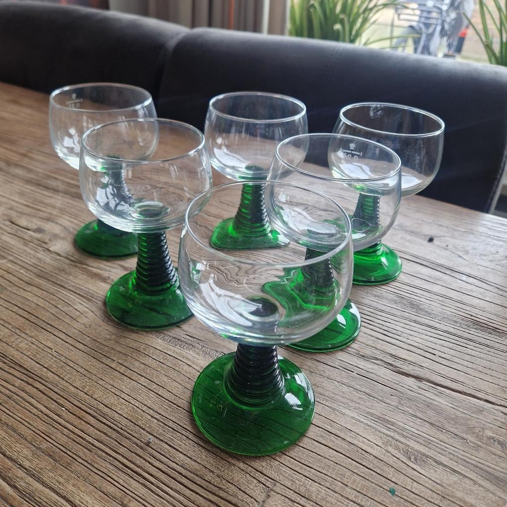 6 Roemer grote Wijnglazen met groene voet, Antiek en Kunst, Ophalen of Verzenden