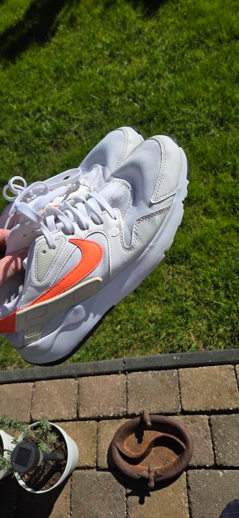 Nike sneakers maat 45 - Wit met oranje accenten, Kleding | Heren, Wit, Nike, Ophalen of Verzenden, Sneakers of Gympen