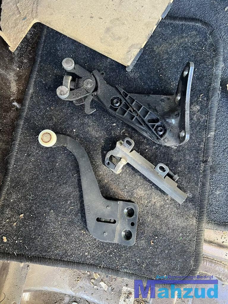 VW TRANSPORTER T5 5 rechts schuifdeur rail 2005-2015, Gebruikt, Volkswagen, Volkswagen AG, Berliner Ring 2
38440  Wolfsburg, DE