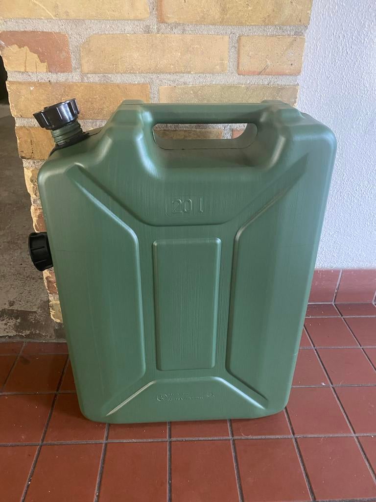 Nieuwe Jerrycans - Ideaal voor extra brandstofvoorraad, Ophalen of Verzenden, Nieuw, Universele onderdelen