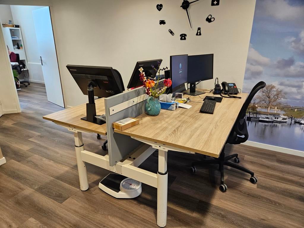 Gispen Duo bureau hoogte verstelbaar, Ophalen, Zo goed als nieuw, Rechthoekig, 50 tot 100 cm