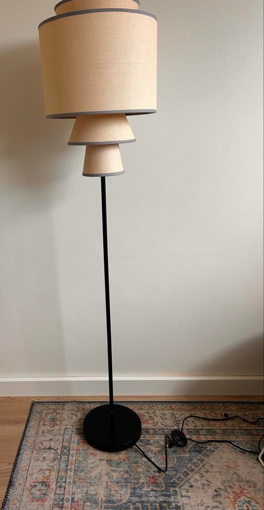 Vloerlamp met stoffen kappen van Wehkamp, Ophalen of Verzenden, Gebruikt, Metaal, 150 tot 200 cm