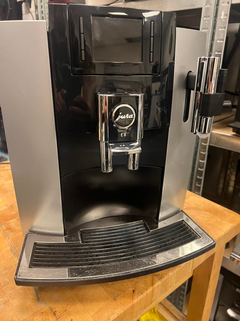 Jura e 8, Witgoed en Apparatuur, Koffiezetapparaten, Jura-Strasse 1, 4626 Niederbuchsiten, Zwitserland, Info@jura.com, 10 kopjes of meer