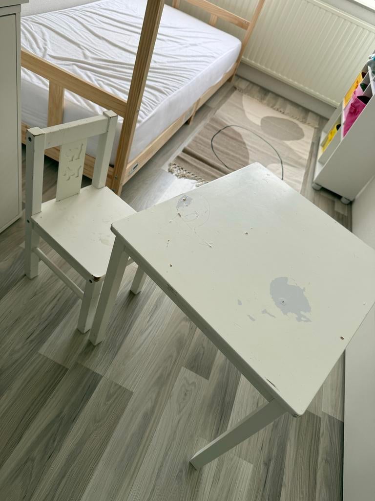 Gratis IKEA kindertafel en stoel, Ophalen, Gebruikt, Tafel(s) en Stoel(en)