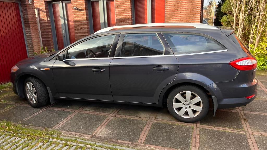 Ford Mondeo Wagon 2.0 Titanium | Leder|APK 10-2026 | 213k km, Zwart, 4 cilinders, Mondeo, Handgeschakeld