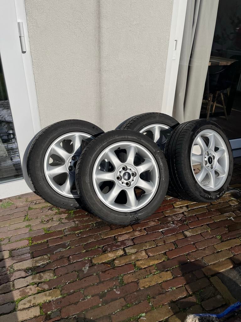 Set van 4 MINI velgen met banden, Auto-onderdelen, Banden en Velgen, Banden en Velgen, Zomerbanden, 16 inch, 195 mm, Personenwagen