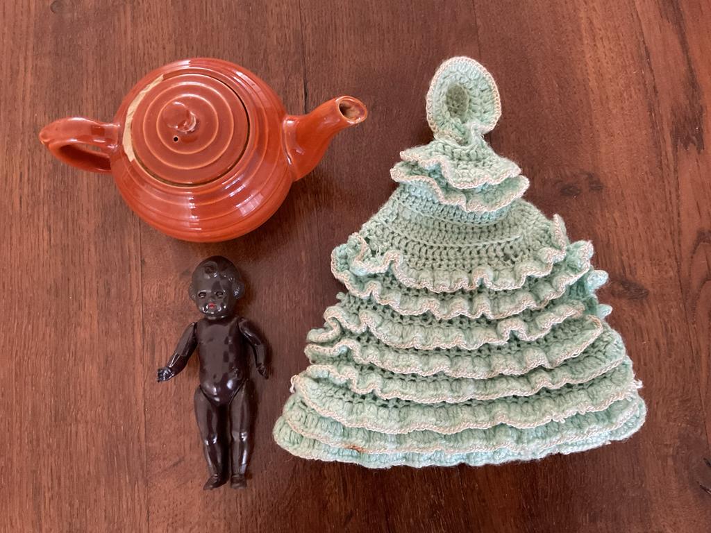 Vintage Theemuts met Popje en Theepotje, Ophalen of Verzenden