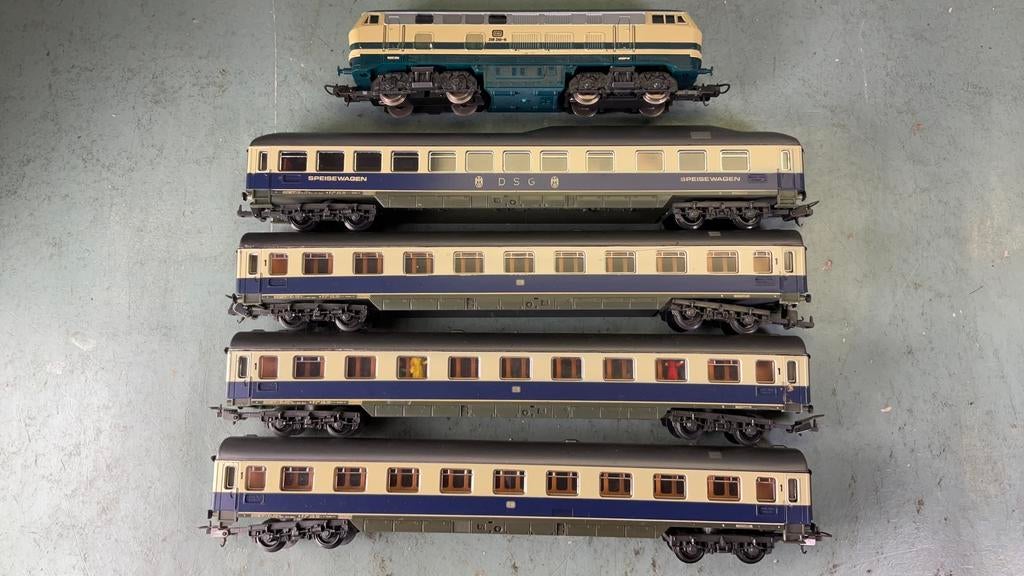 LIMA ho Treinset Dieselloc 218 + 4 rijtuigen DB ., Treinset, Gelijkstroom, Ophalen of Verzenden, Zo goed als nieuw