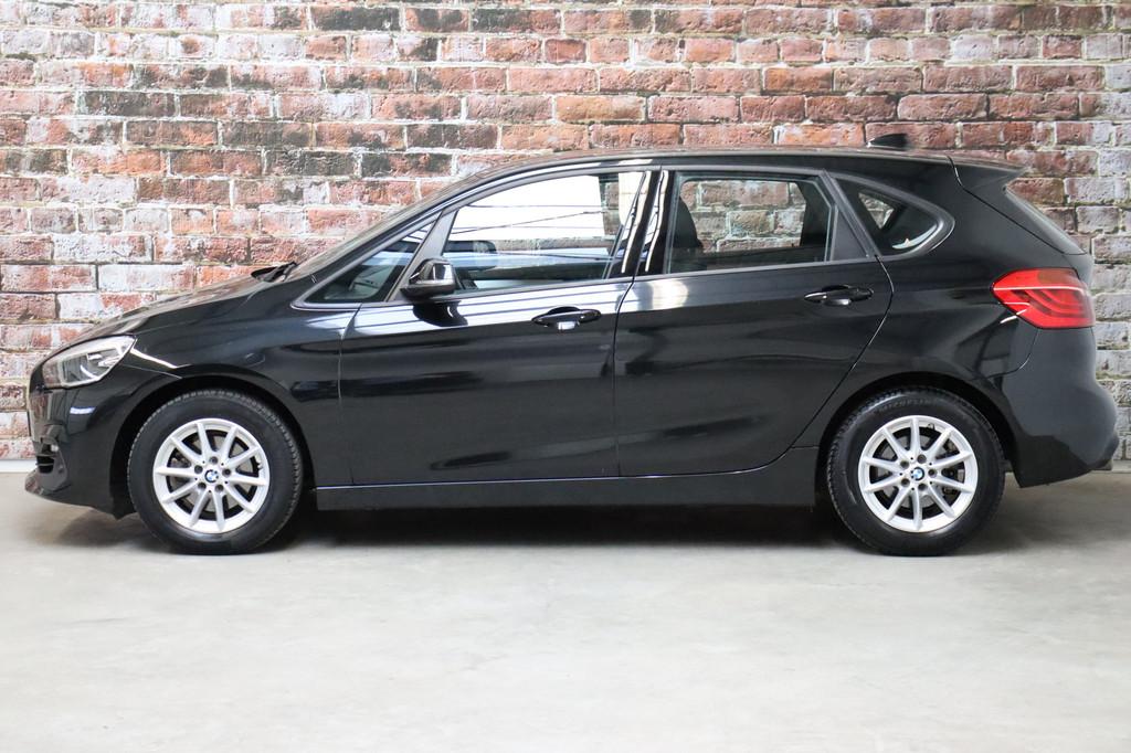 BMW 2 Serie Active Tourer 218i High Executive Automaat / Nav, Zwart, Bedrijf, 3 cilinders, 2-Serie Active Tourer