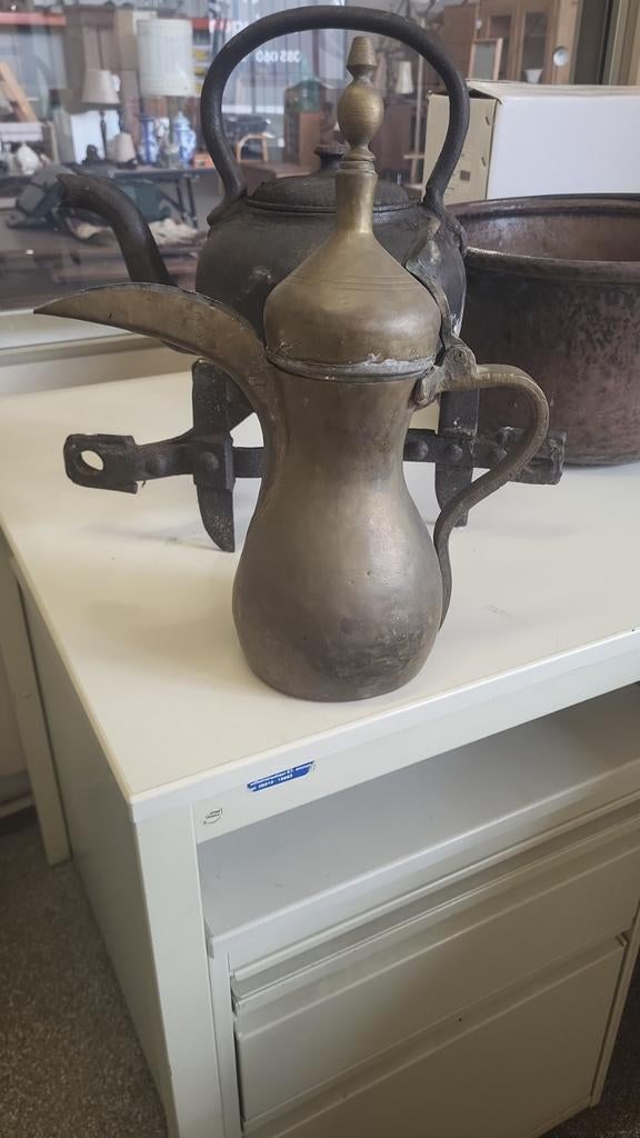 Antieke Arabische koffiepot met merk, messing/koper, Ophalen of Verzenden