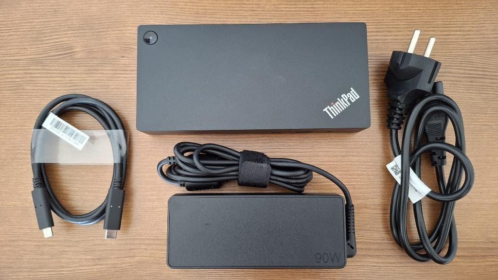 Lenovo ThinkPad Universal USB-C docking station, Lenovo ThinkPad, Ophalen of Verzenden, Zo goed als nieuw, Docking station