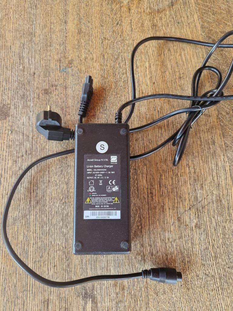 Acculader oa Stella fiets, Ophalen of Verzenden, Zo goed als nieuw