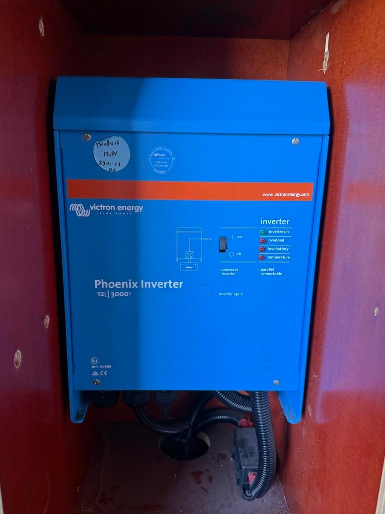 Partij 12x Victron Energy Omvormers Werkend Gedemonteerd, Ophalen, Gebruikt, Overige typen