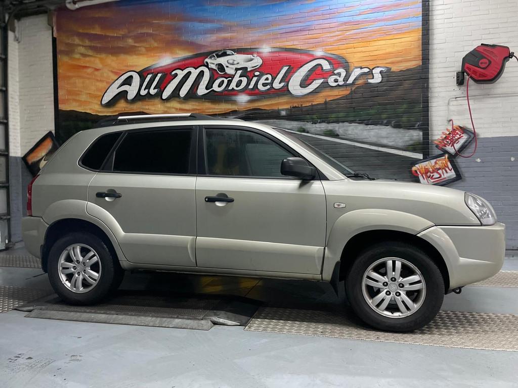 Hyundai Tucson 2.0i Dynamic Executive, Parkeersensor, Gebruikt, 4 cilinders, Origineel Nederlands