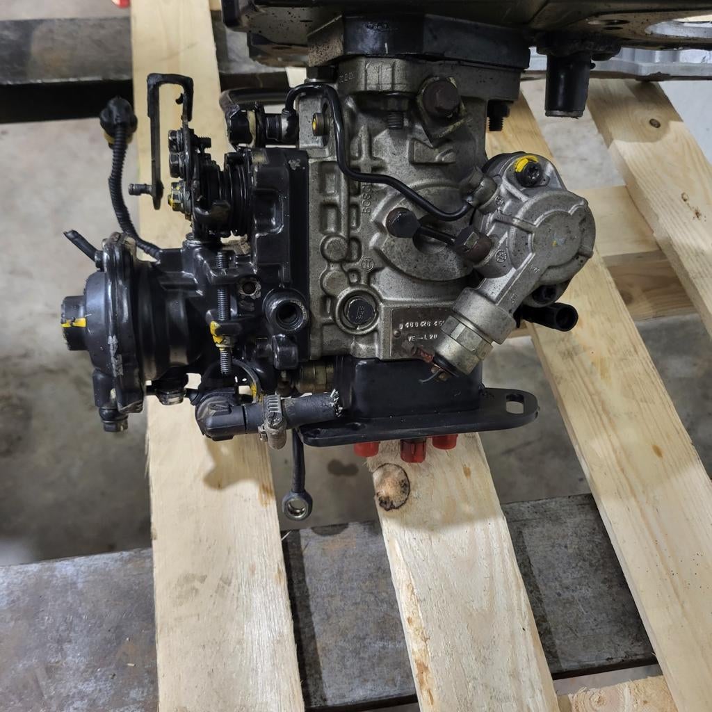 Bosch Brandstof pomp  (merlo) / cilinderkop / iveco motor, Ophalen