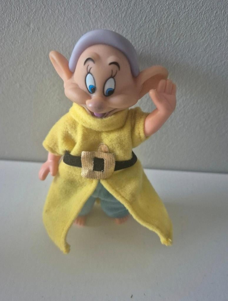 Disney dwerg figuur, Verzamelen, Disney, Ophalen of Verzenden, Overige figuren, Gebruikt, Beeldje of Figuurtje