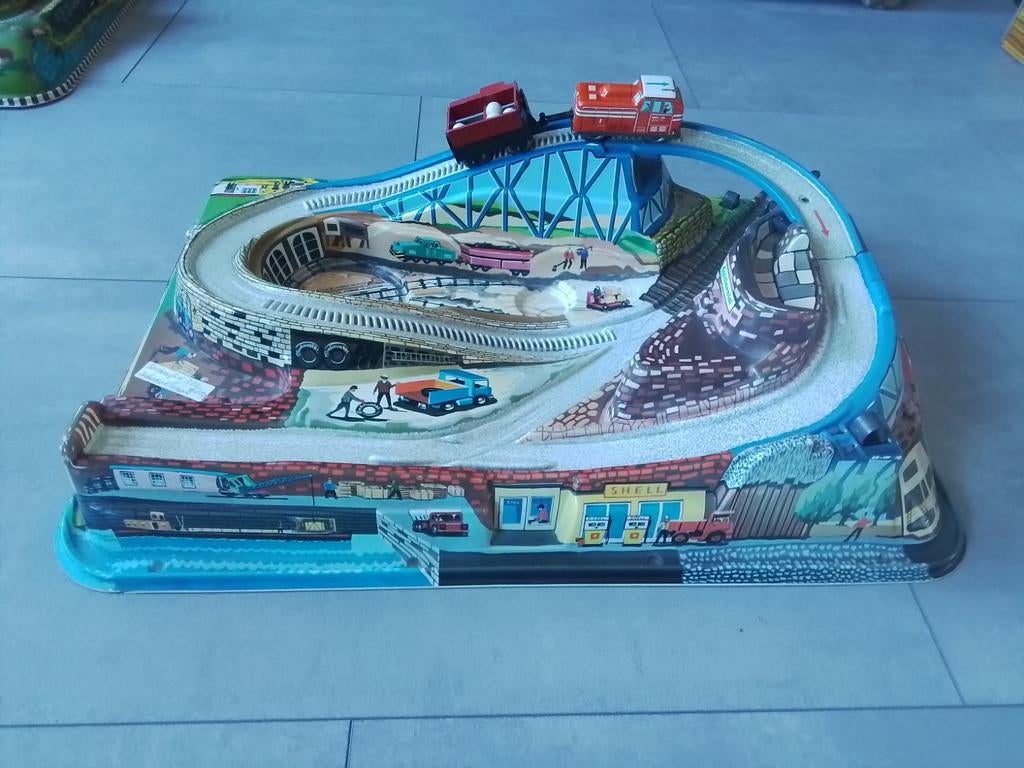 Technofix 322 blikken speelgoedbaan met treintjes, Ophalen of Verzenden