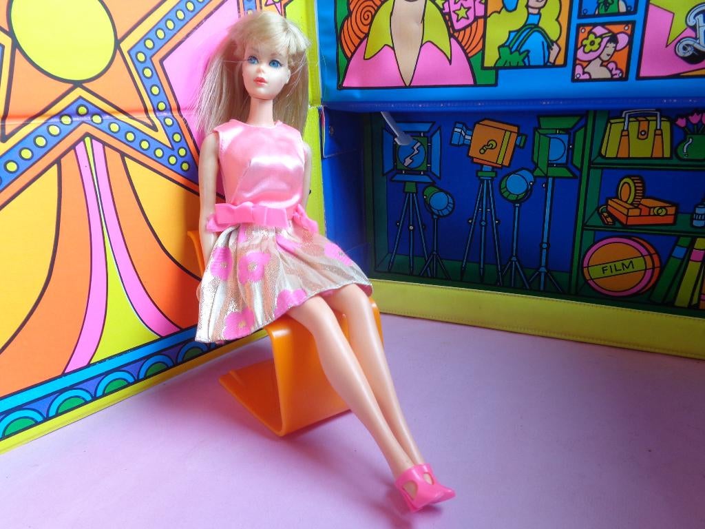 Barbie vintage Glowin`Out jurk en schoenen, Verzamelen, Ophalen of Verzenden, Gebruikt, Kleertjes