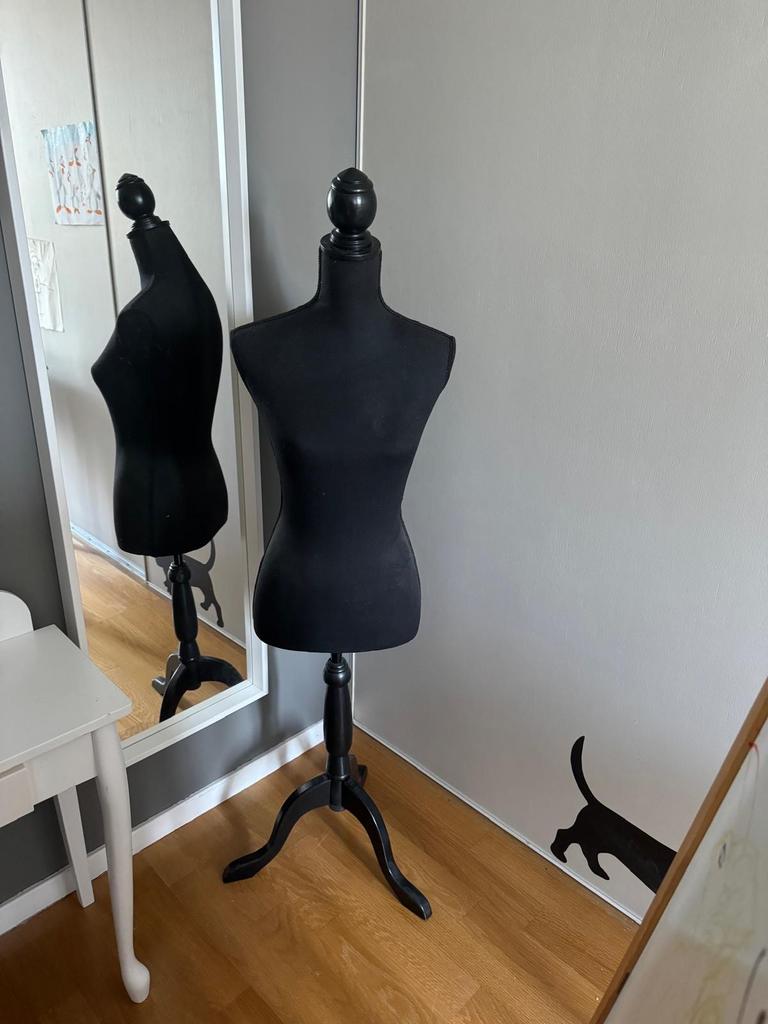 Paspop decoratie, Ophalen, Gebruikt, Zwart, Textiel