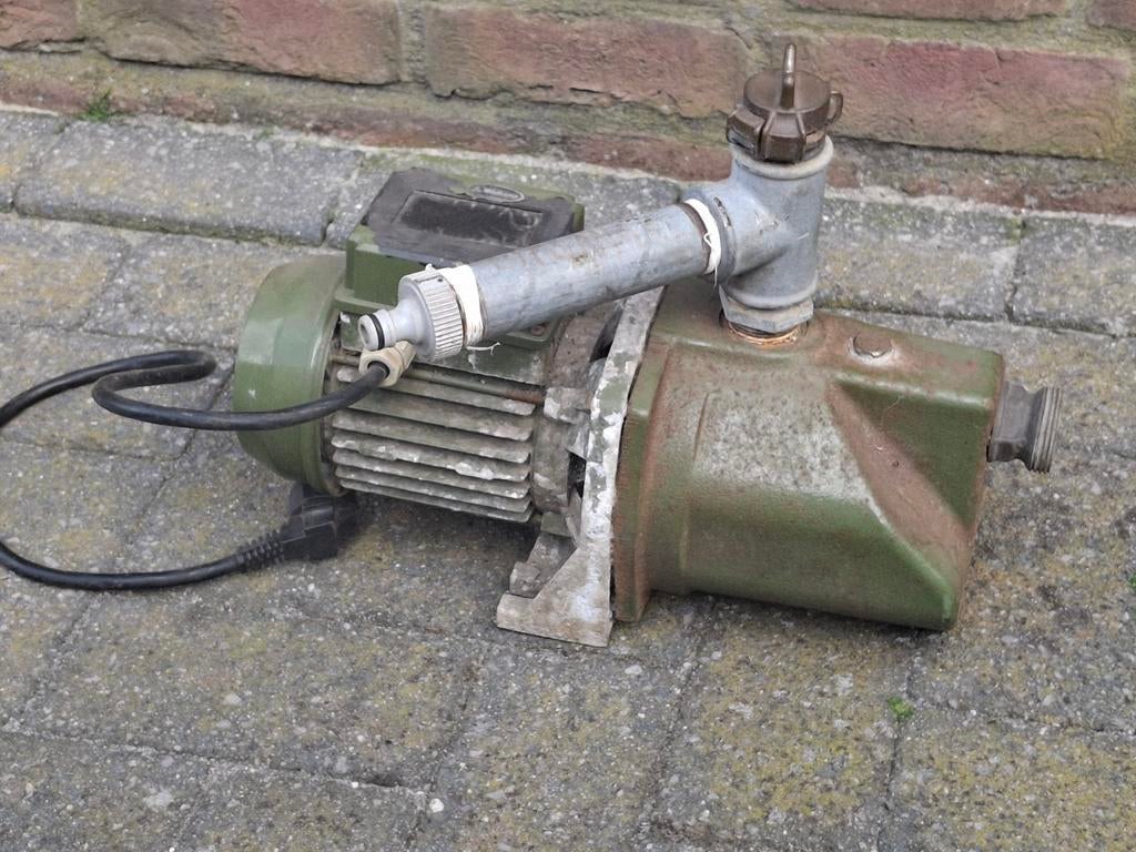 Oude waterpomp / electrische water pomp, Ophalen, Gebruikt