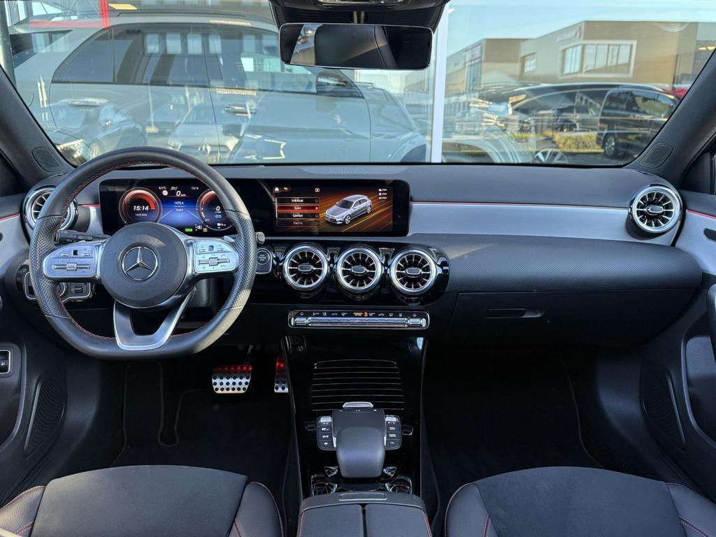 Mercedes-Benz A-Klasse Hatchback 250 e AMG Line Premium PLUS, Stof, Gebruikt, 4 cilinders, 16 kWh