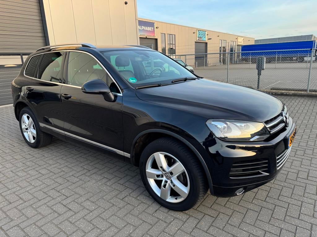Volkswagen Touareg 3.0 TDI, Automaat, Gebruikt, 255 €/maand, Zwart