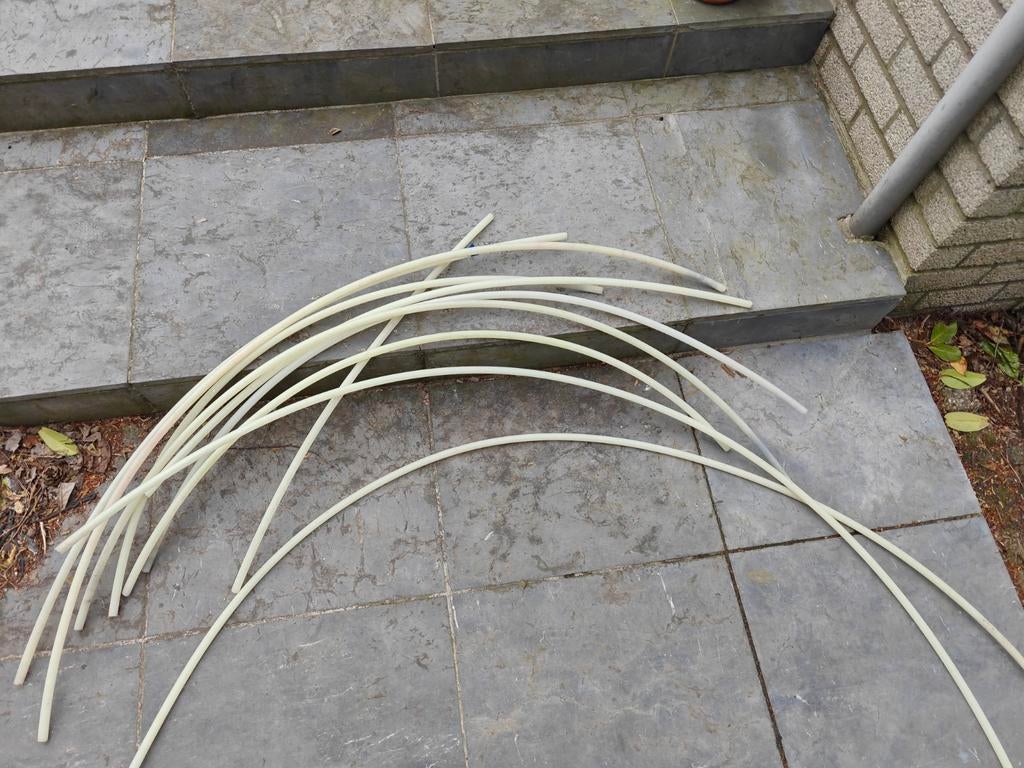 Plastic buizen voor folietunnel, Ophalen