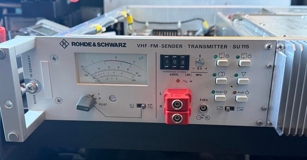 Rohde & Schwarz SU115 3 en 3,5 mtr band zender, Telecommunicatie, Zenders en Ontvangers, Ophalen of Verzenden, Gebruikt, Zender