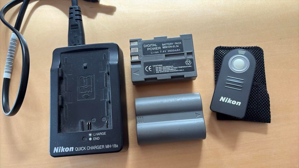 Nikon camera batterijen en AB, Ophalen of Verzenden, Gebruikt